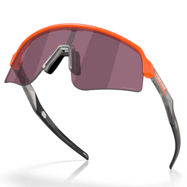 オークリー OAKLEY サングラス Sutro Lite Sweep スートロ ライト スイープ ケース付 メンズ レディース OO9465-3039 メガネ 眼鏡 UVカット 紫外線 撥水 カジュアル スポーツサングラス 野球 ゴルフ 陸上 サイクリング 自転車 ランニング ジョギング アウトドア