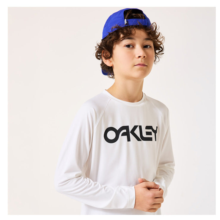 【2026モデル】オークリー ジュニア用 ラッシュガード 長袖 Tシャツ 水陸両用 夏用 子供服 Ytr Rash Guard LS Tee 11.0 FOA408979 水着 アウトドア マリンスポーツ 海 サーフィン プール 川 こども 子ども キッズ スポーツウェア トレーニングウェア 長袖シャツ oakley